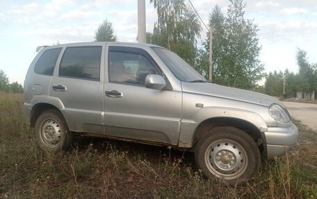Chevrolet Niva I рестайлинг, 2004 год, 210 000 рублей, 4 фотография