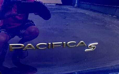 Chrysler Pacifica (RU), 2019 год, 3 550 000 рублей, 17 фотография