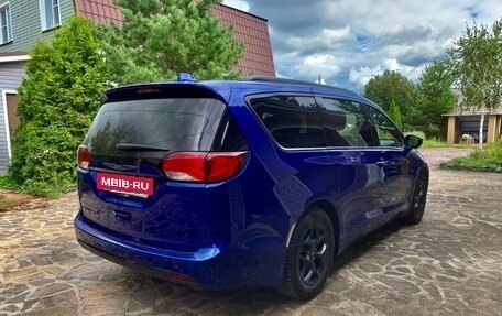 Chrysler Pacifica (RU), 2019 год, 3 550 000 рублей, 6 фотография