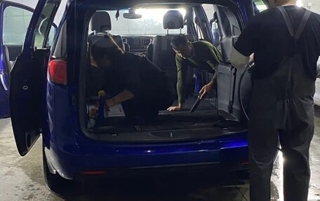 Chrysler Pacifica (RU), 2019 год, 3 550 000 рублей, 27 фотография