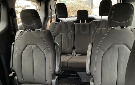 Chrysler Pacifica (RU), 2019 год, 3 550 000 рублей, 25 фотография