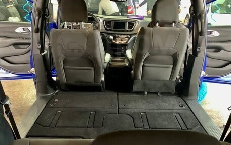 Chrysler Pacifica (RU), 2019 год, 3 550 000 рублей, 30 фотография