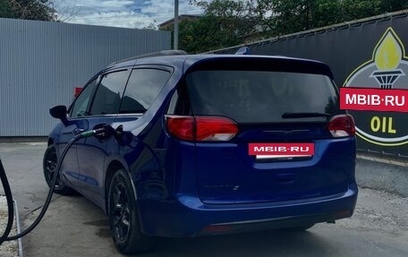 Chrysler Pacifica (RU), 2019 год, 3 550 000 рублей, 22 фотография