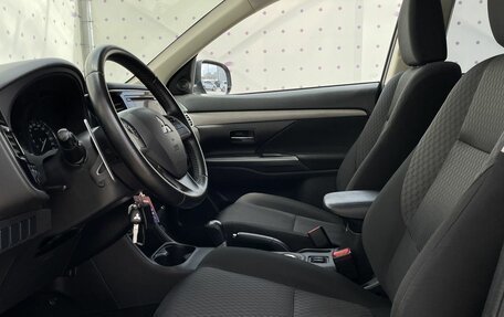 Mitsubishi Outlander III рестайлинг 3, 2014 год, 1 420 000 рублей, 11 фотография