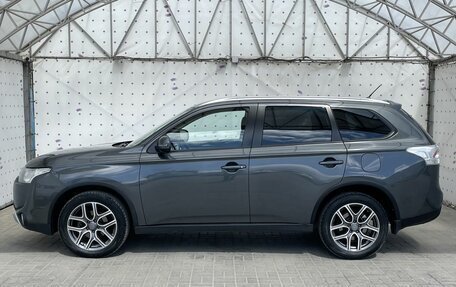 Mitsubishi Outlander III рестайлинг 3, 2014 год, 1 420 000 рублей, 10 фотография