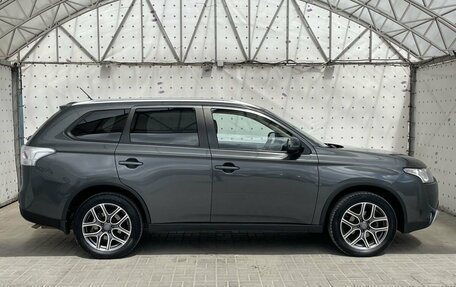 Mitsubishi Outlander III рестайлинг 3, 2014 год, 1 420 000 рублей, 9 фотография