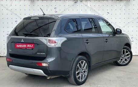 Mitsubishi Outlander III рестайлинг 3, 2014 год, 1 420 000 рублей, 4 фотография