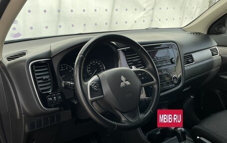 Mitsubishi Outlander III рестайлинг 3, 2014 год, 1 420 000 рублей, 15 фотография