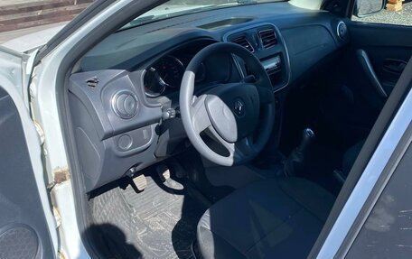 Renault Logan II, 2018 год, 609 000 рублей, 7 фотография