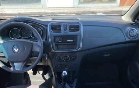 Renault Logan II, 2018 год, 609 000 рублей, 8 фотография