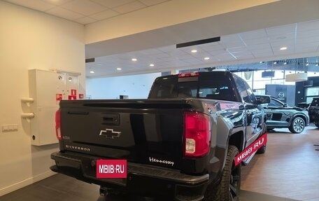 Chevrolet Silverado, 2018 год, 3 390 000 рублей, 4 фотография