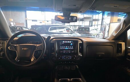 Chevrolet Silverado, 2018 год, 3 390 000 рублей, 20 фотография