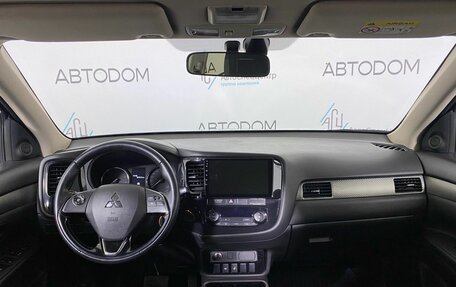 Mitsubishi Outlander III рестайлинг 3, 2017 год, 1 897 000 рублей, 8 фотография