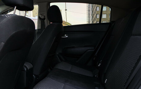 KIA Rio IV, 2018 год, 1 350 000 рублей, 8 фотография