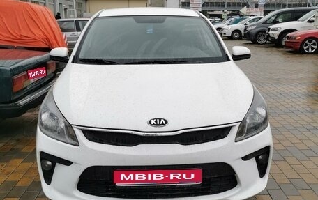 KIA Rio IV, 2020 год, 1 000 000 рублей, 1 фотография