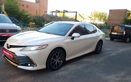 Toyota Camry, 2021 год, 2 550 000 рублей, 1 фотография