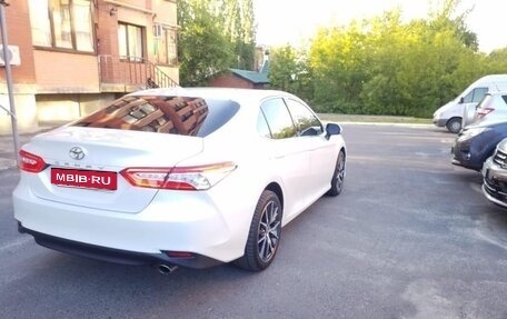 Toyota Camry, 2021 год, 2 550 000 рублей, 3 фотография