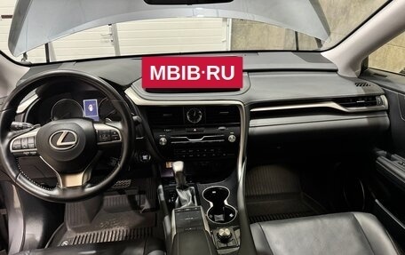 Lexus RX IV рестайлинг, 2021 год, 6 300 000 рублей, 8 фотография