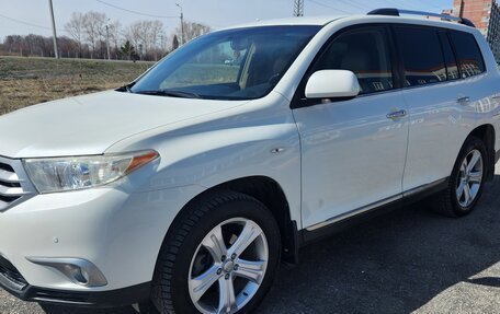 Toyota Highlander III, 2012 год, 2 450 000 рублей, 2 фотография