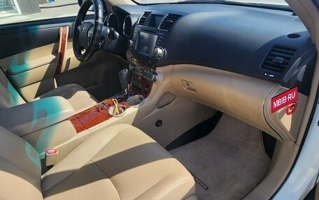 Toyota Highlander III, 2012 год, 2 450 000 рублей, 10 фотография