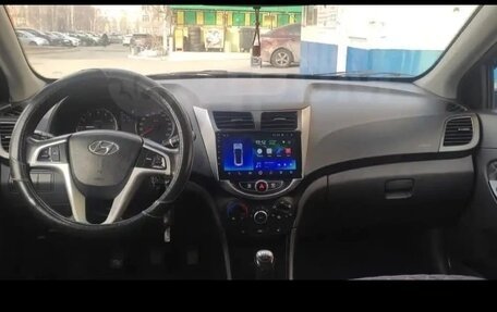 Hyundai Solaris II рестайлинг, 2011 год, 485 000 рублей, 6 фотография