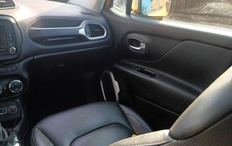 Jeep Renegade I рестайлинг, 2015 год, 2 000 000 рублей, 21 фотография