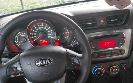 KIA Rio III рестайлинг, 2013 год, 950 000 рублей, 24 фотография