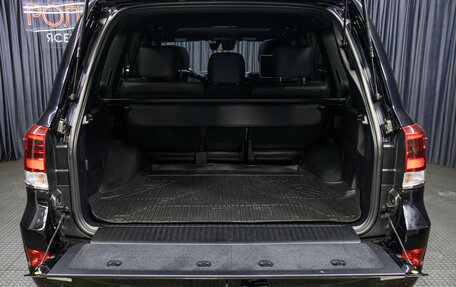 Toyota Land Cruiser 200, 2018 год, 7 298 000 рублей, 10 фотография