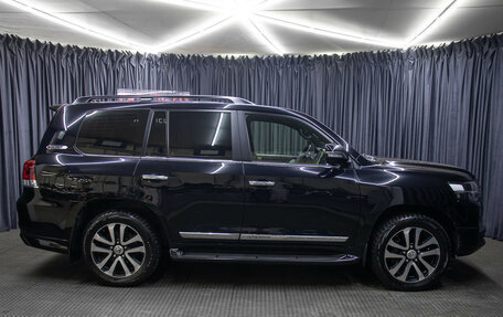 Toyota Land Cruiser 200, 2018 год, 7 298 000 рублей, 4 фотография