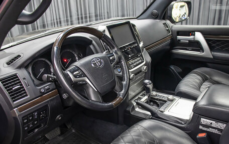 Toyota Land Cruiser 200, 2018 год, 7 298 000 рублей, 16 фотография