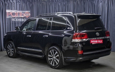 Toyota Land Cruiser 200, 2018 год, 7 298 000 рублей, 7 фотография