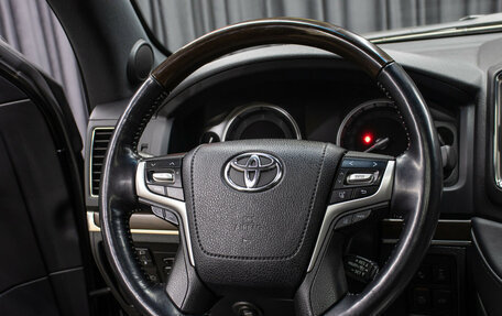 Toyota Land Cruiser 200, 2018 год, 7 298 000 рублей, 17 фотография