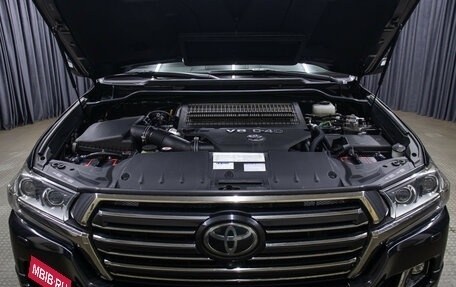 Toyota Land Cruiser 200, 2018 год, 7 298 000 рублей, 9 фотография