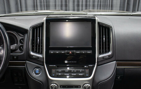 Toyota Land Cruiser 200, 2018 год, 7 298 000 рублей, 15 фотография