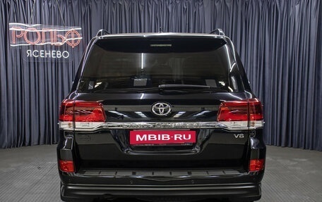 Toyota Land Cruiser 200, 2018 год, 7 298 000 рублей, 6 фотография