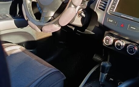 Mitsubishi Outlander III рестайлинг 3, 2010 год, 1 200 000 рублей, 12 фотография