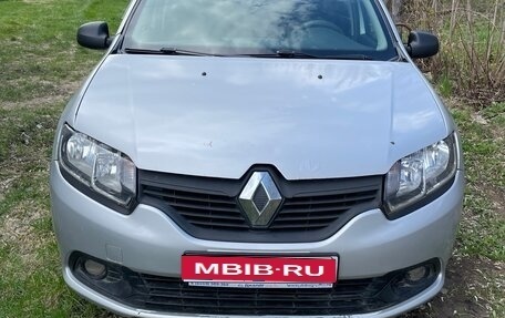 Renault Logan II, 2015 год, 450 000 рублей, 1 фотография