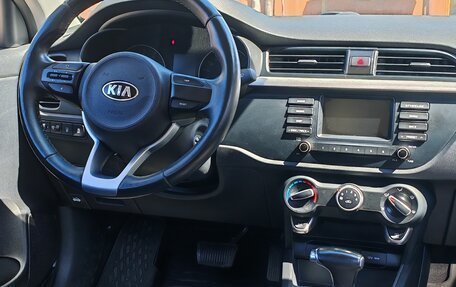 KIA Rio IV, 2017 год, 1 390 000 рублей, 5 фотография