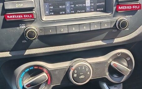 KIA Rio IV, 2017 год, 1 390 000 рублей, 7 фотография