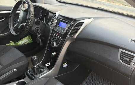 Hyundai i30 II рестайлинг, 2013 год, 850 000 рублей, 3 фотография