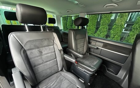 Volkswagen Multivan T6 рестайлинг, 2019 год, 5 100 000 рублей, 16 фотография