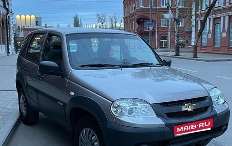 Chevrolet Niva I рестайлинг, 2018 год, 705 000 рублей, 3 фотография