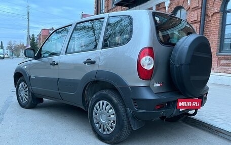 Chevrolet Niva I рестайлинг, 2018 год, 705 000 рублей, 4 фотография