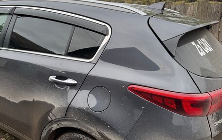 KIA Sportage IV рестайлинг, 2018 год, 1 500 000 рублей, 4 фотография