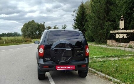 Chevrolet Niva I рестайлинг, 2010 год, 750 000 рублей, 4 фотография