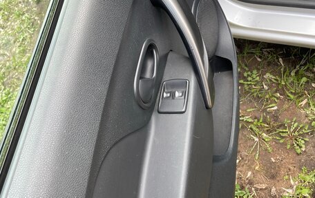 Renault Logan II, 2015 год, 450 000 рублей, 6 фотография