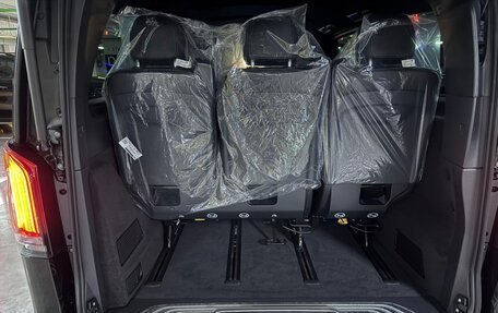 Mercedes-Benz V-Класс, 2026 год, 14 880 000 рублей, 36 фотография