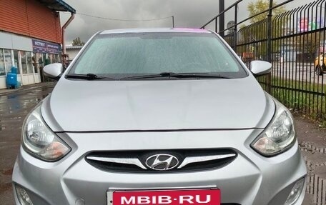 Hyundai Solaris II рестайлинг, 2011 год, 672 000 рублей, 1 фотография