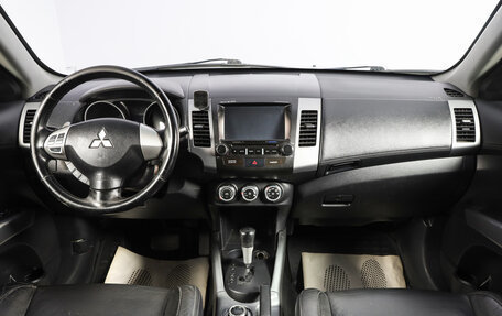 Mitsubishi Outlander III рестайлинг 3, 2010 год, 1 409 000 рублей, 9 фотография