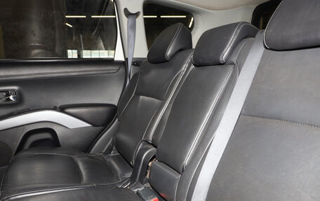 Mitsubishi Outlander III рестайлинг 3, 2010 год, 1 409 000 рублей, 18 фотография